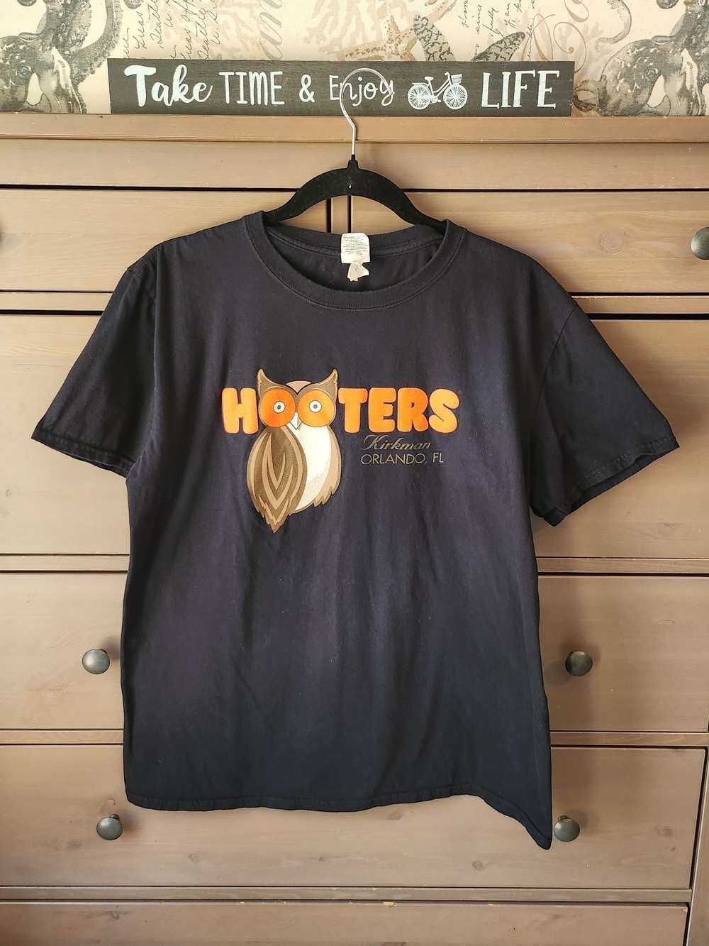 Hooters Orlando FL Black Graphic Tee